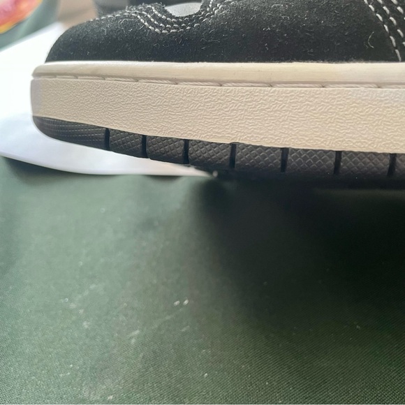 Children’s Place boys sneaker. Leather upper balance man. Size US 4. New - Picture 10 of 11